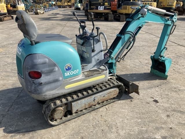 MINI EXCAVATOR — Auction (lot 8457-324)