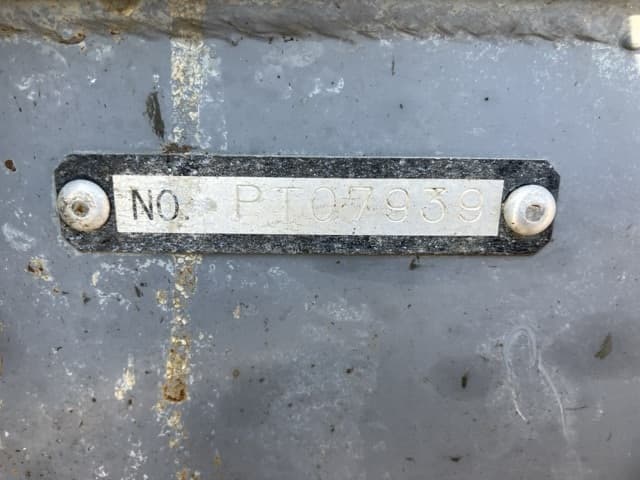 MINI EXCAVATOR — Auction (lot 8457-324)