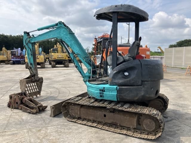 MINI EXCAVATOR — Auction (lot 8457-326)