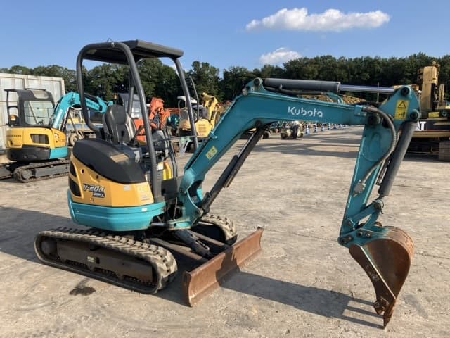 MINI EXCAVATOR — Auction (lot 8457-327)