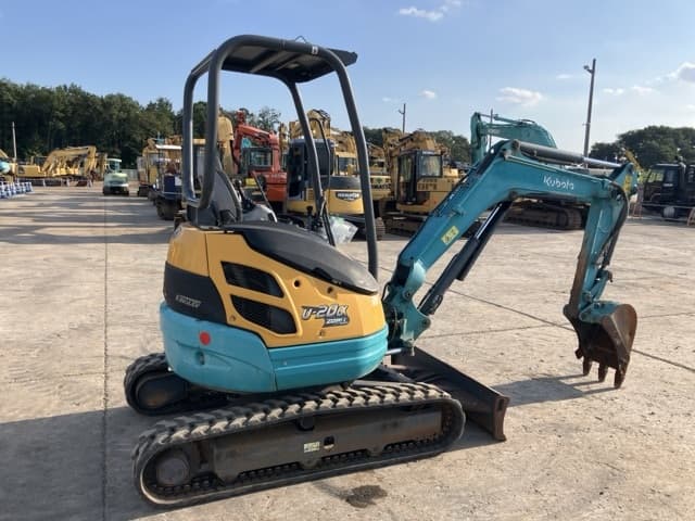 MINI EXCAVATOR — Auction (lot 8457-327)
