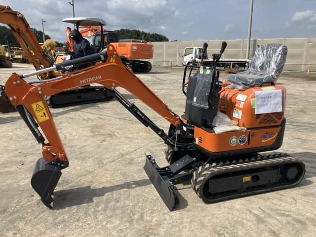 MINI EXCAVATOR — Auction (lot 8457-329)