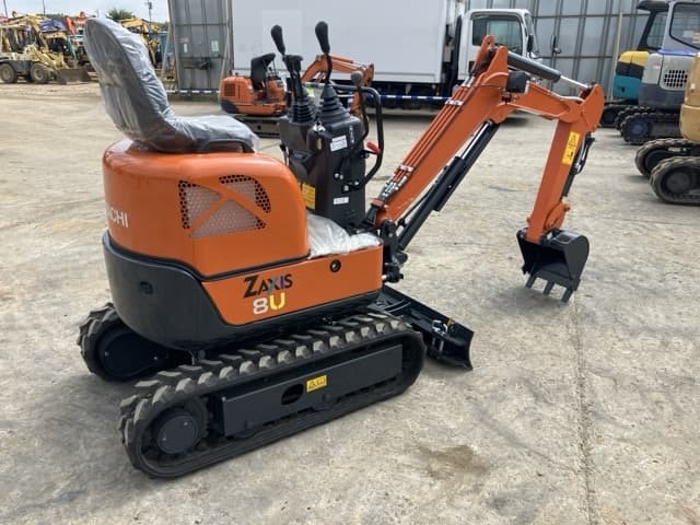 MINI EXCAVATOR — Auction (lot 8457-329)