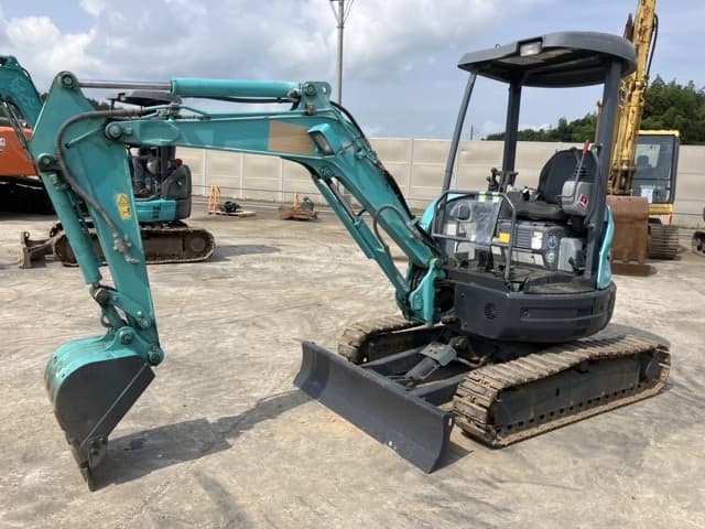 MINI EXCAVATOR — Auction (lot 8457-331)