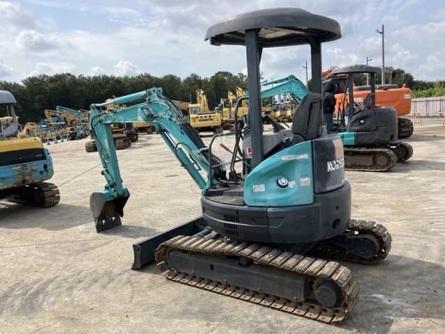 MINI EXCAVATOR — Auction (lot 8457-331)