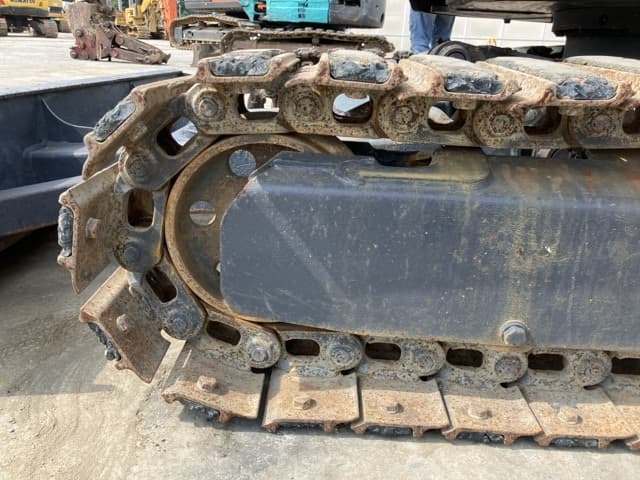 MINI EXCAVATOR — Auction (lot 8457-331)