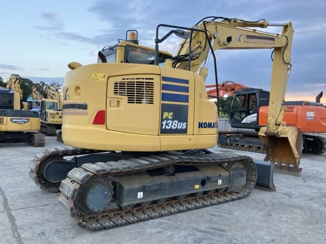 EXCAVATOR — Auction (lot 8457-335)