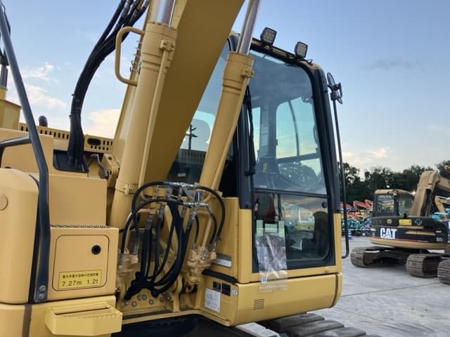 EXCAVATOR — Auction (lot 8457-335)