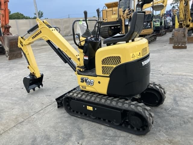 MINI EXCAVATOR — Auction (lot 8457-341)