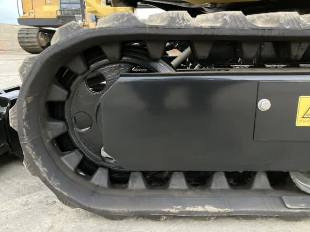 MINI EXCAVATOR — Auction (lot 8457-341)