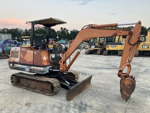 MINI EXCAVATOR — Auction (lot 8457-346)