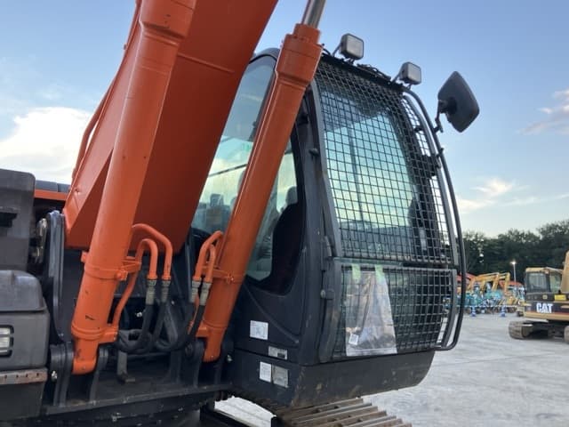 EXCAVATOR — Auction (lot 8457-347)