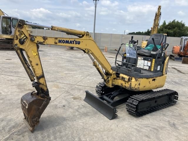 MINI EXCAVATOR — Auction (lot 8457-350)