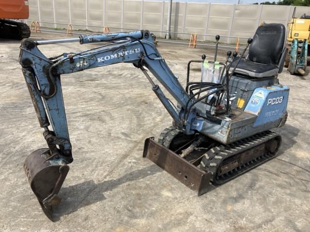 MINI EXCAVATOR — Auction (lot 8457-351)