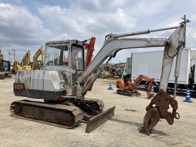MINI EXCAVATOR — Auction (lot 8457-353)