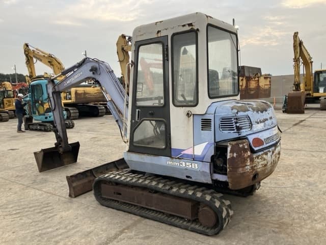 MINI EXCAVATOR — Auction (lot 8457-355)