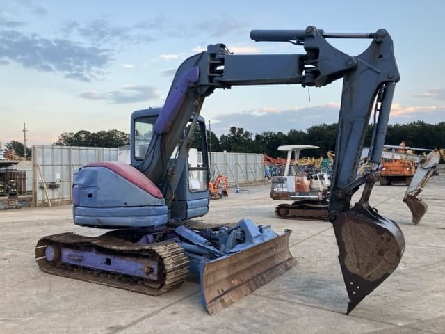 EXCAVATOR — Auction (lot 8457-356)