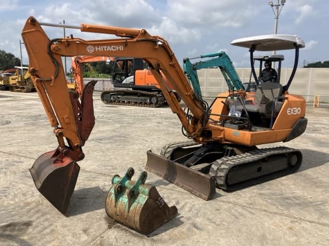 MINI EXCAVATOR — Auction (lot 8457-359)