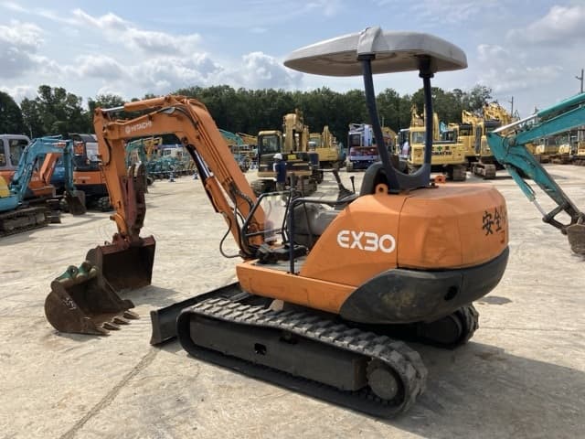 MINI EXCAVATOR — Auction (lot 8457-359)