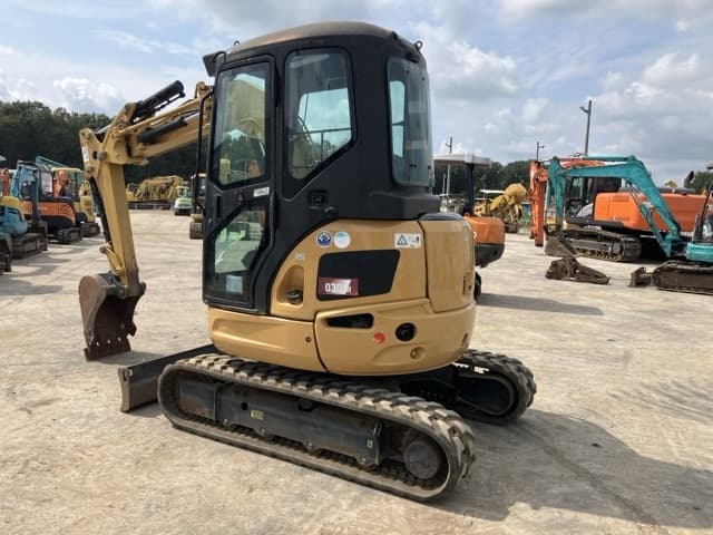 MINI EXCAVATOR — Auction (lot 8457-365)