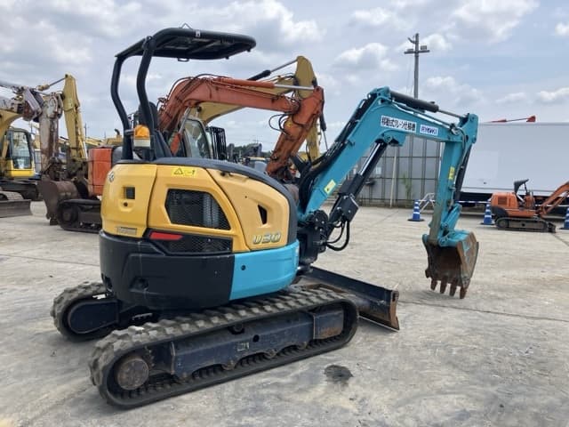 MINI EXCAVATOR — Auction (lot 8457-366)