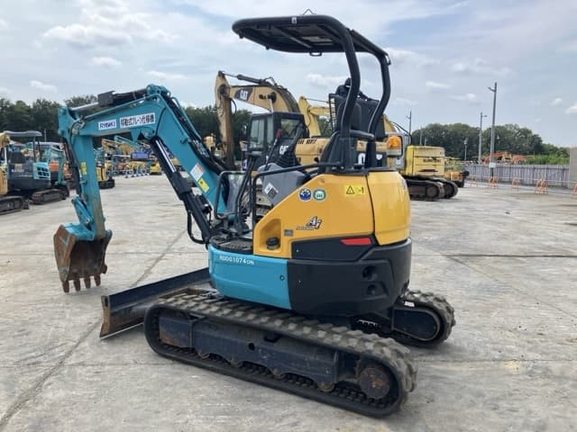 MINI EXCAVATOR — Auction (lot 8457-366)