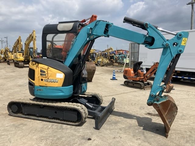 MINI EXCAVATOR — Auction (lot 8457-367)