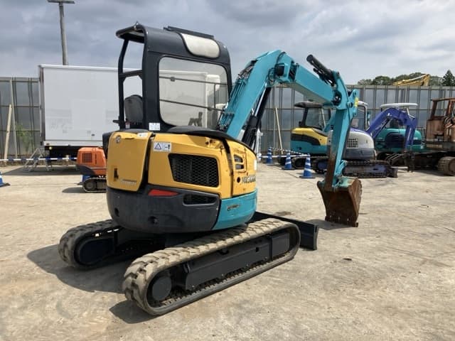 MINI EXCAVATOR — Auction (lot 8457-367)