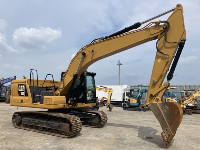 EXCAVATOR — Auction (lot 8457-374)