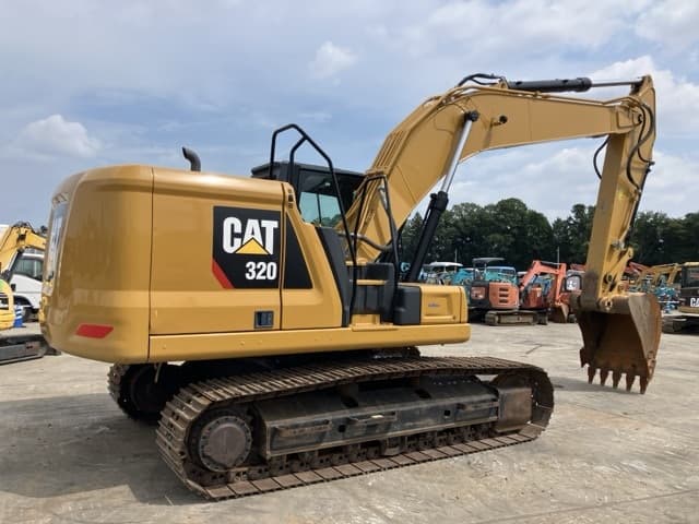 EXCAVATOR — Auction (lot 8457-374)