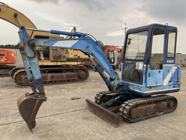MINI EXCAVATOR — Auction (lot 8457-377)