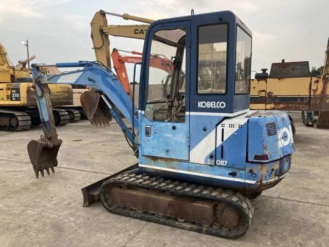 MINI EXCAVATOR — Auction (lot 8457-377)