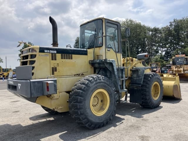 WHEEL LOADER — Auction (lot 8457-380)