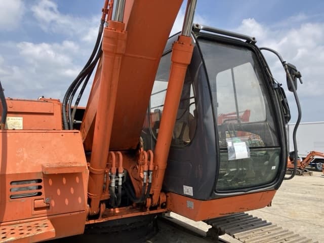 EXCAVATOR — Auction (lot 8457-382)