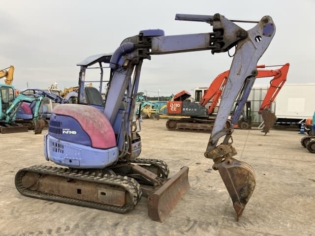 MINI EXCAVATOR — Auction (lot 8457-384)