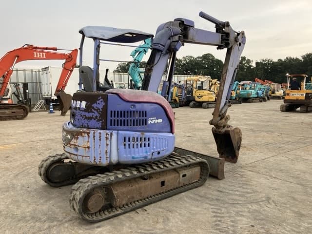 MINI EXCAVATOR — Auction (lot 8457-384)