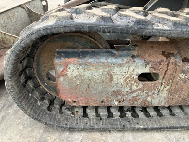 MINI EXCAVATOR — Auction (lot 8457-384)