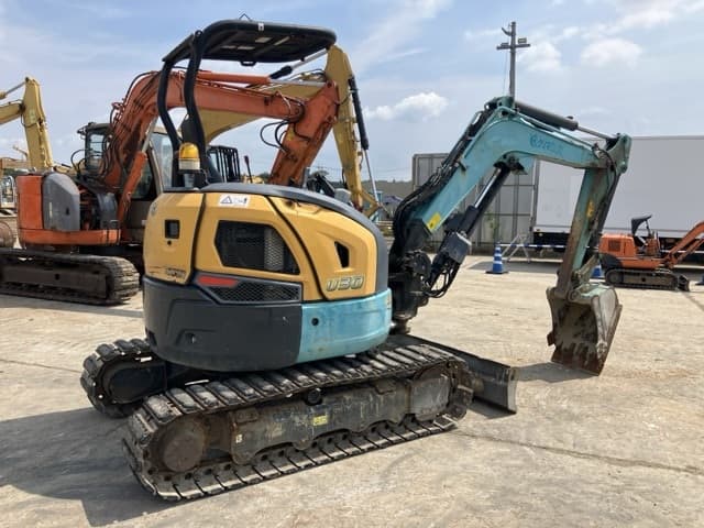 MINI EXCAVATOR — Auction (lot 8457-386)