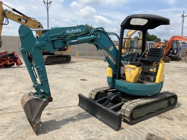 MINI EXCAVATOR — Auction (lot 8457-387)