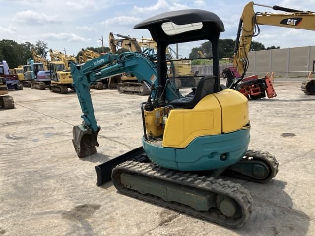 MINI EXCAVATOR — Auction (lot 8457-387)