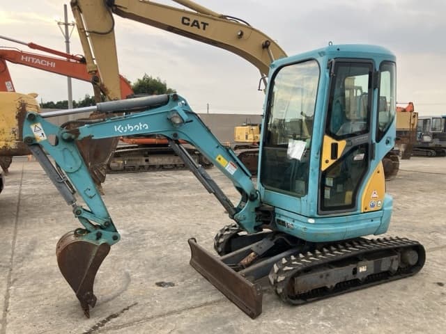 MINI EXCAVATOR — Auction (lot 8457-397)