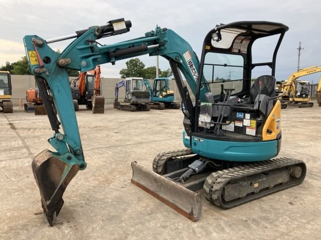 MINI EXCAVATOR — Auction (lot 8457-402)
