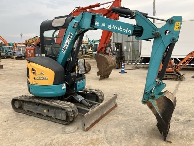 MINI EXCAVATOR — Auction (lot 8457-402)