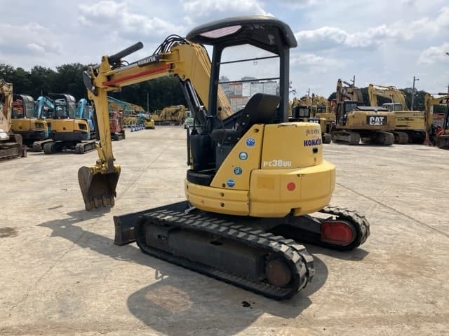 MINI EXCAVATOR — Auction (lot 8457-405)