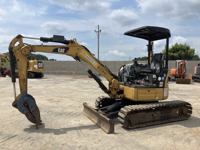 MINI EXCAVATOR — Auction (lot 8457-410)