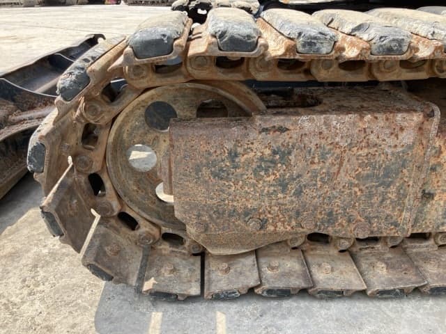 MINI EXCAVATOR — Auction (lot 8457-410)