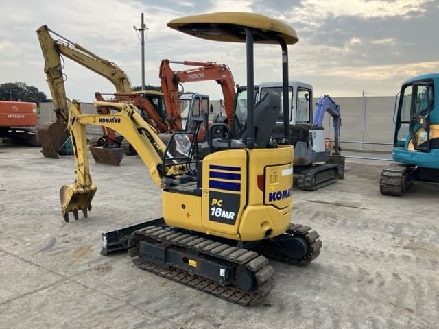 MINI EXCAVATOR — Auction (lot 8457-413)