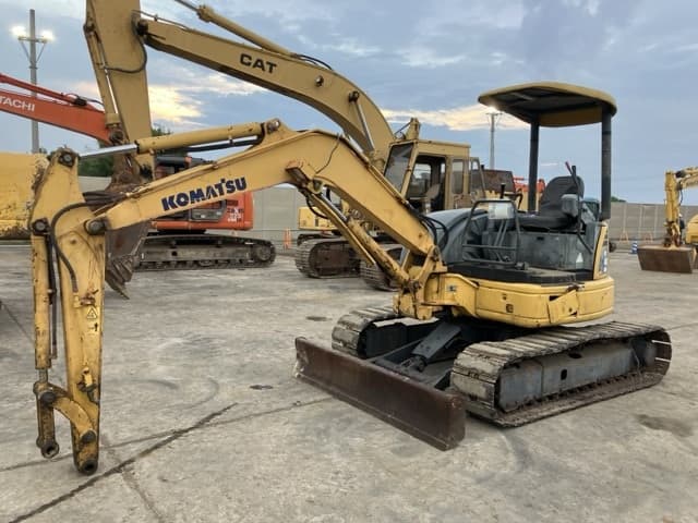 MINI EXCAVATOR — Auction (lot 8457-417)