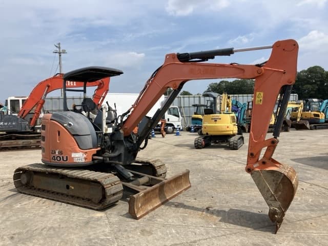 MINI EXCAVATOR — Auction (lot 8457-418)