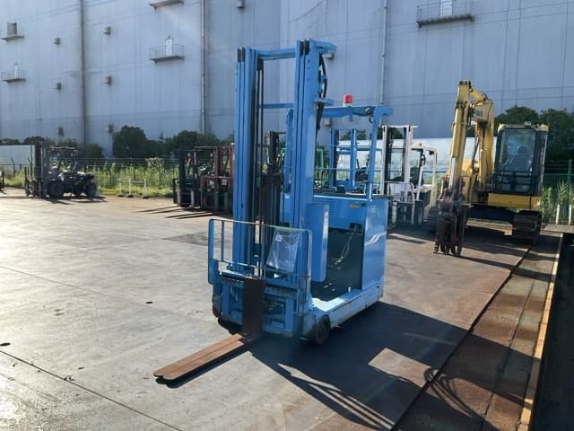 Reach Forklift — Auction (lot 8457-42002)